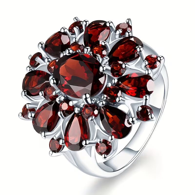 A Stylish And Opulent Ring Designed Like a Pomegranate Flower