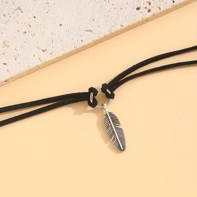 Vintage Feather Pendant Choker Necklace