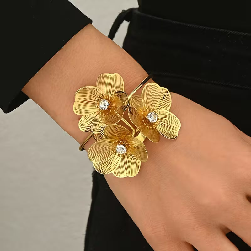 3D Openwork Flower Bracelet