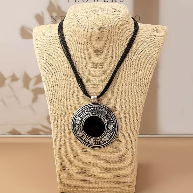 Bohemian Irregular Oval Pendant Necklace