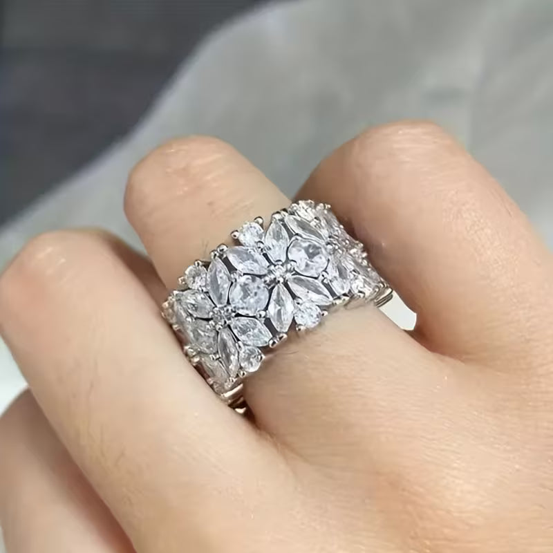 Luxury Zirconia Petal Band Ring