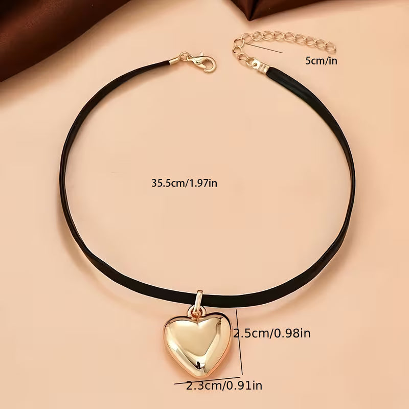 Creative Heart Pendant Clavicle Necklace