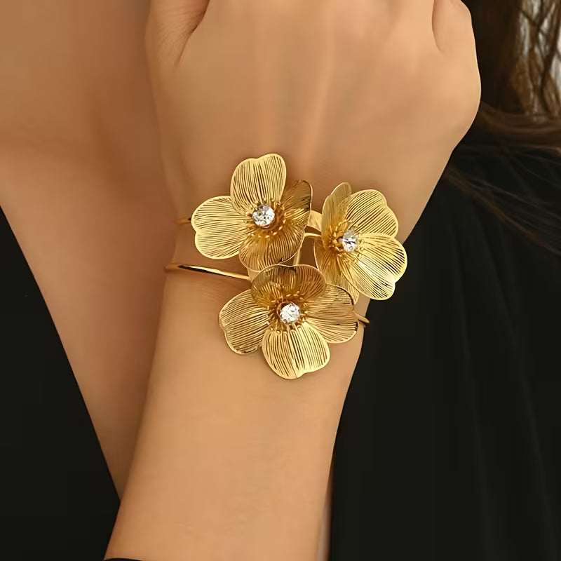 3D Openwork Flower Bracelet