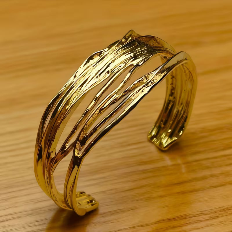 Women’s Vintage Openwork Metal Bangle