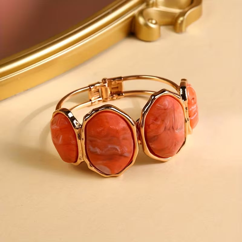 Womenβs Retro Gradient Resin Open Bangle