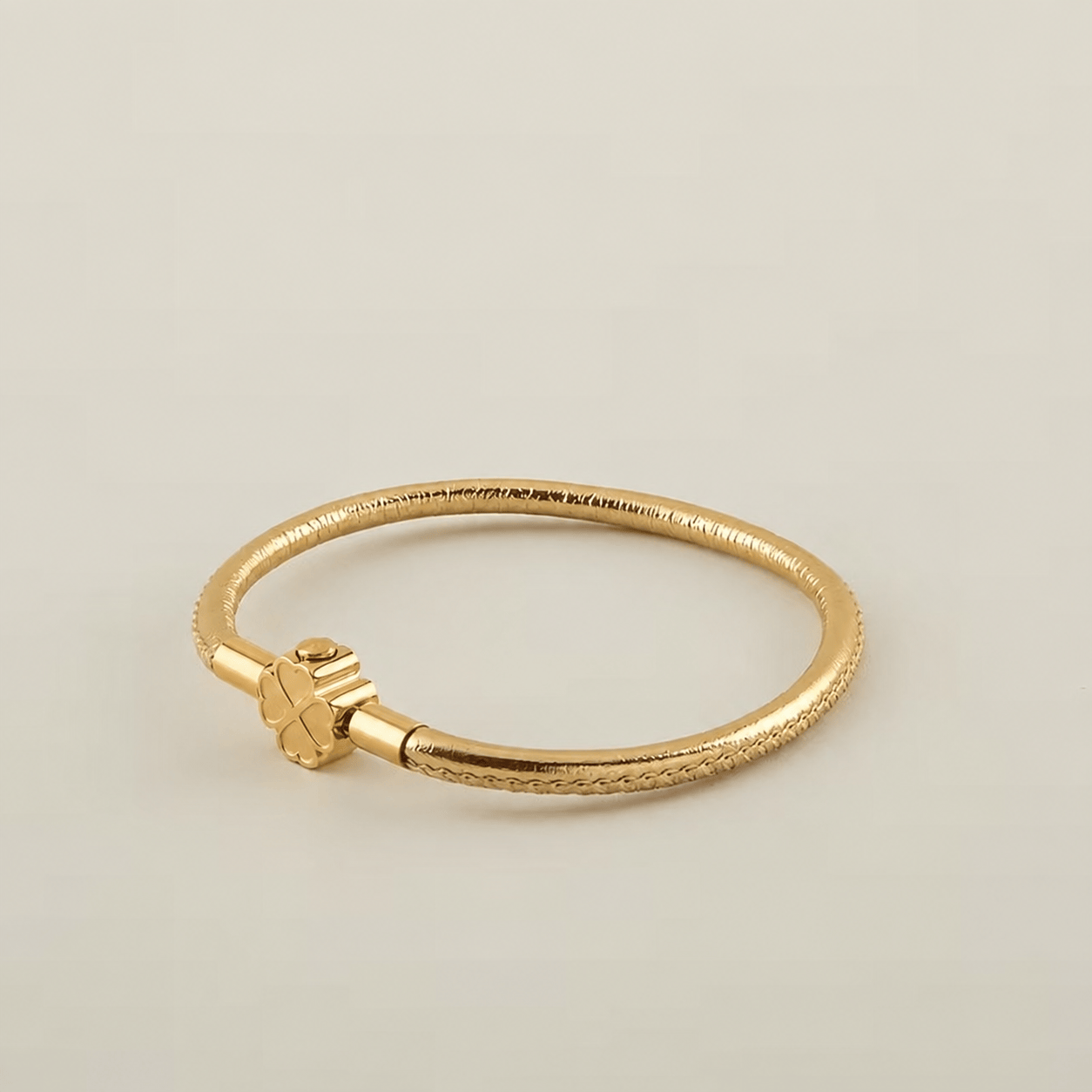 Golden Faux Leather Women'S Clover