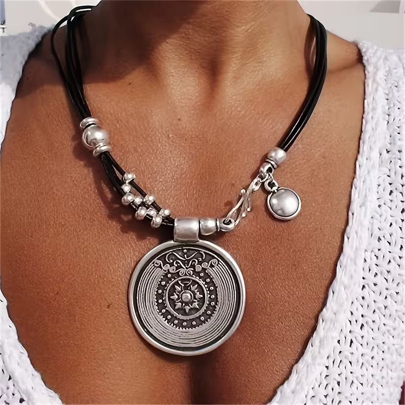 Retro Leather Rope Floral Pendant Necklace