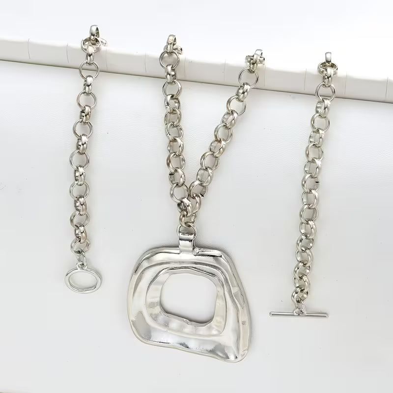 Geometric Hollow Square Pendant Necklace