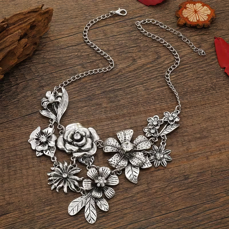 Vintage Floral Rhinestone Collar Necklace