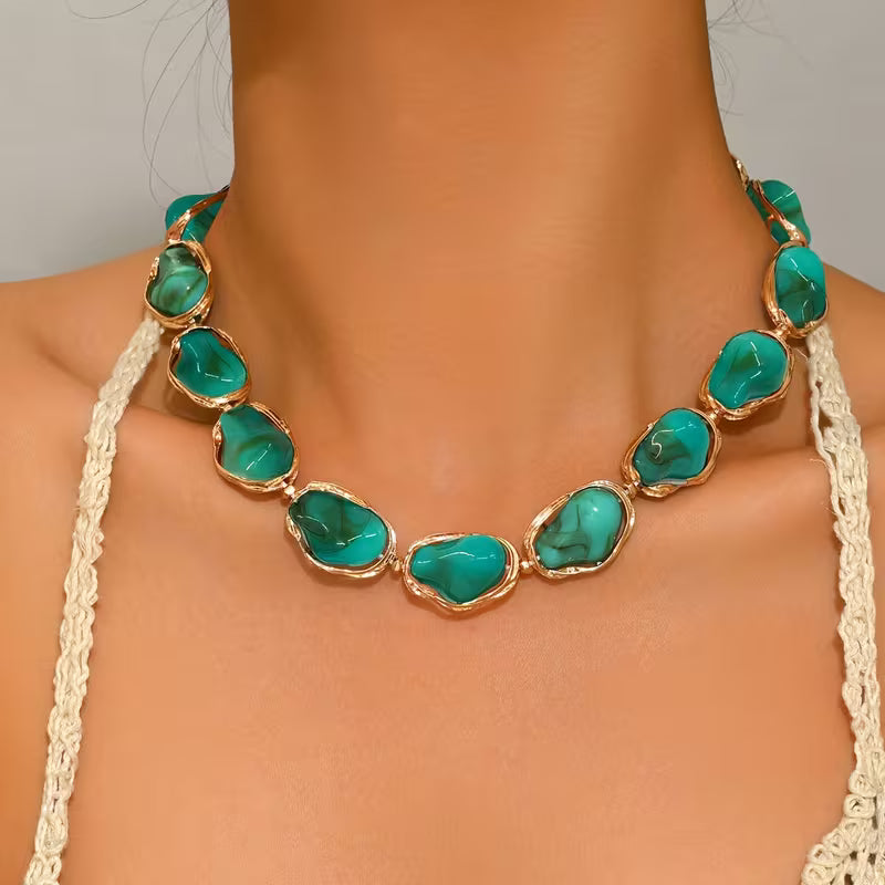 Irregular Acrylic Clavicle Necklace