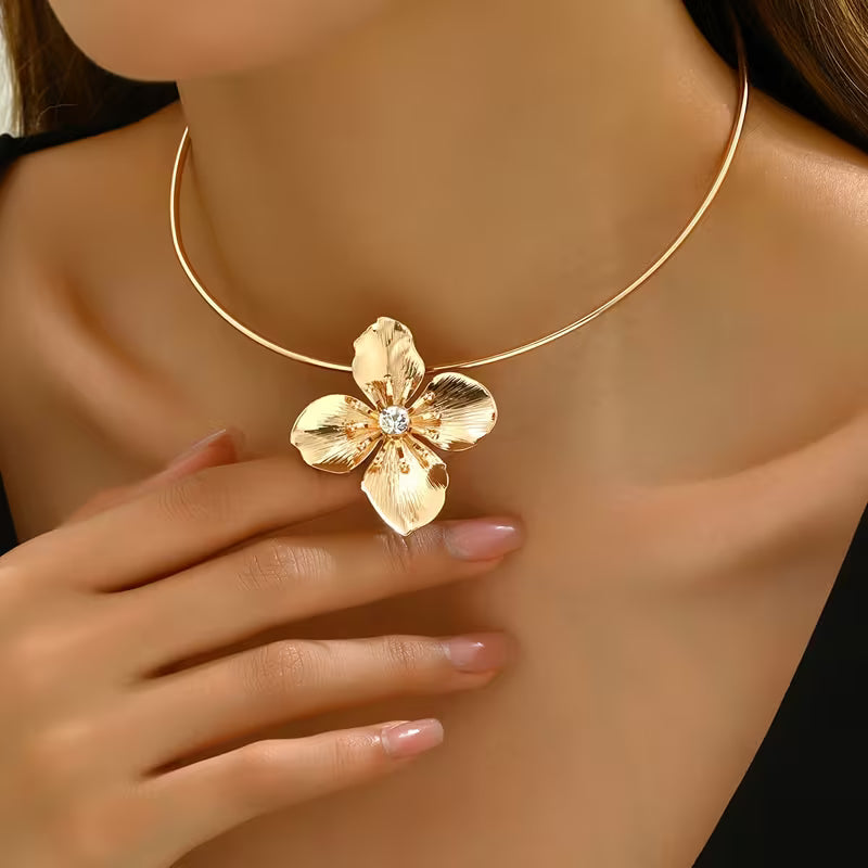 Luxury Gold Floral Choker Necklace