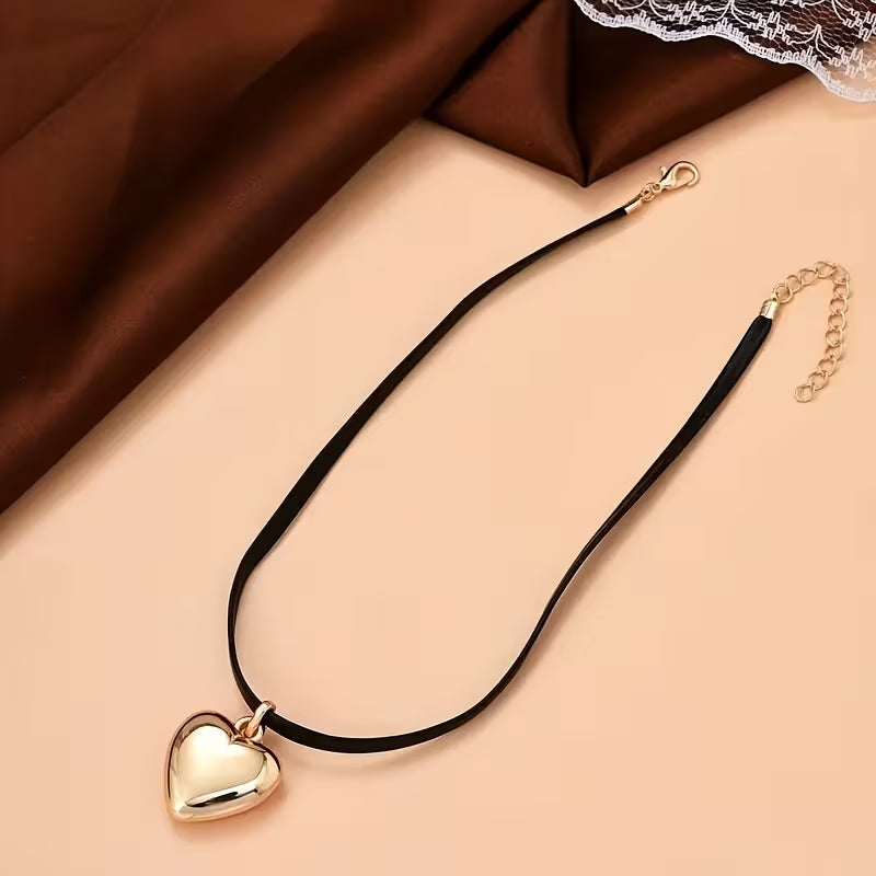 Creative Heart Pendant Clavicle Necklace