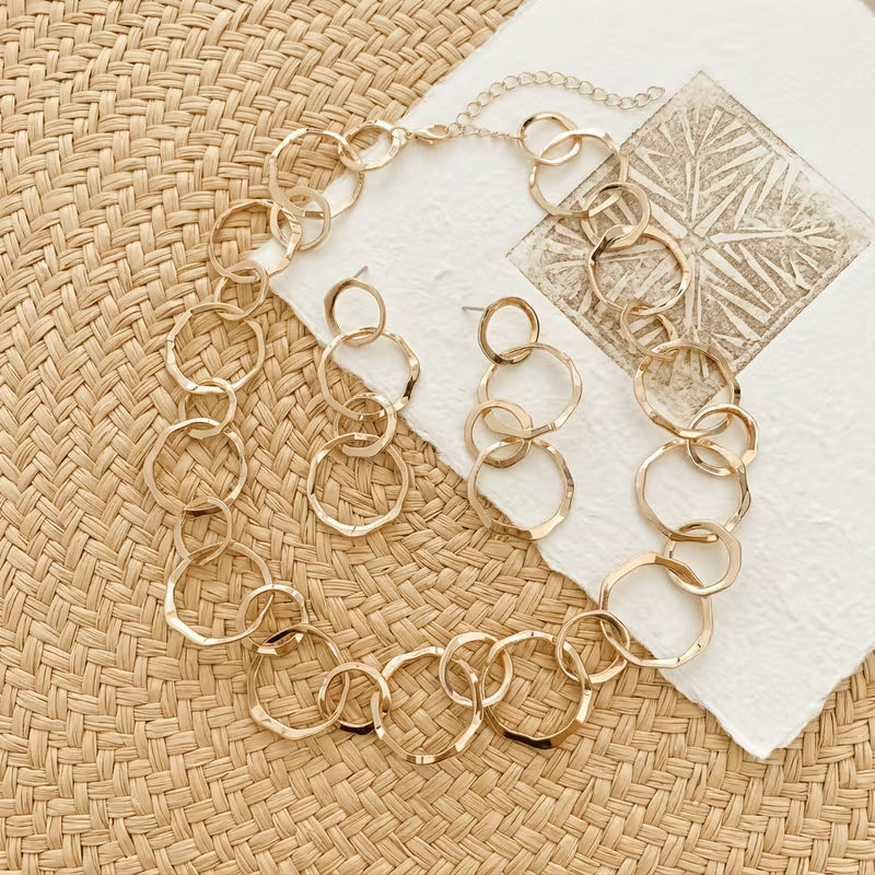 2pcs Irregular Hoop Necklace & Stud Earrings Set