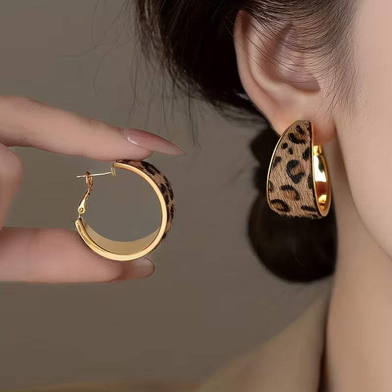 Women's Vintage Elegant Hoop Earrings with Leopard Print