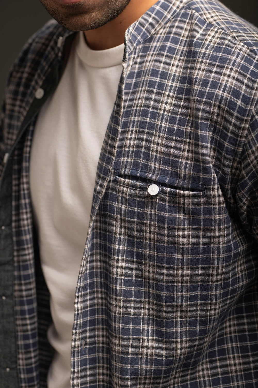 Cotton/Linen Banded Collar Shirt