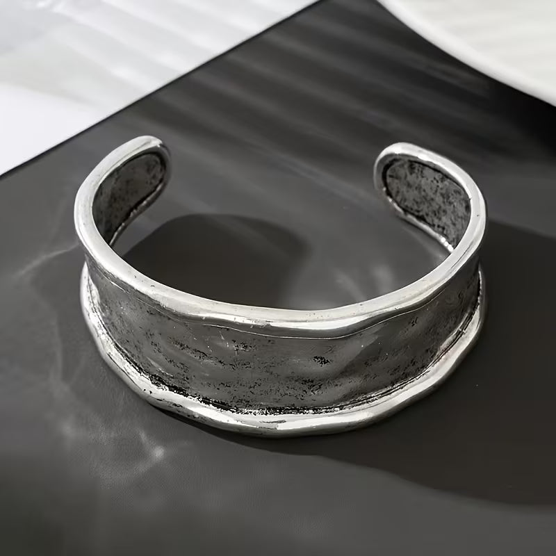 A Stylish Vintage Wide Bracelet