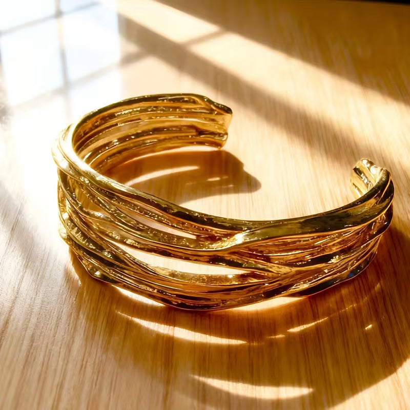 Women’s Vintage Openwork Metal Bangle